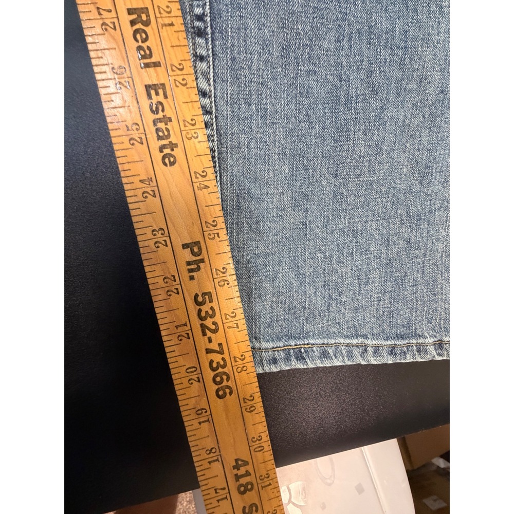 Wrangler Relaxed Fit Light Wash Denim Jeans MGW15GT Mens 36x30 J9 - Picture 7 of 8